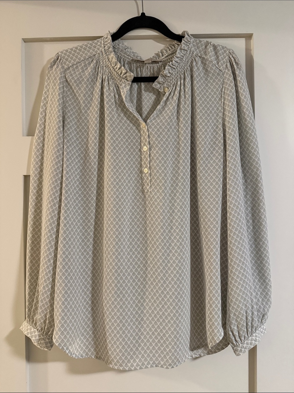 LOFT size Large Woven Ruffle Neck Long-Sleeve Blouse